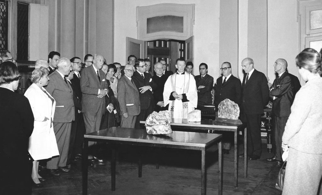 1966 – Inaugurazione del Servizio Pubblico di Controllo per le pietre preziose e le perle presso la Camera di Commercio di Milano come Sezione di quello di Valenza Po, in seguito distaccato con il nome di CISGEM.